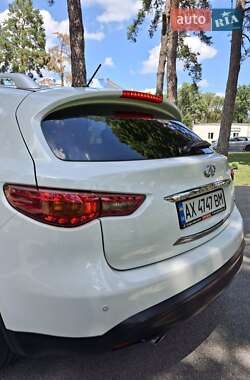 Внедорожник / Кроссовер Infiniti QX70 2014 в 