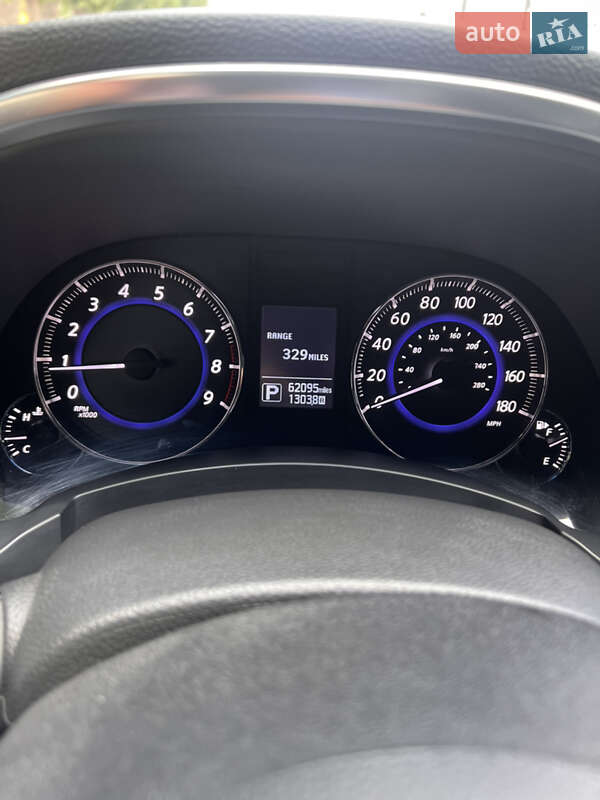 Внедорожник / Кроссовер Infiniti QX70 2015 в Черкассах