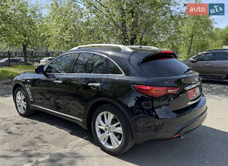 Позашляховик / Кросовер Infiniti QX70 2015 в Києві