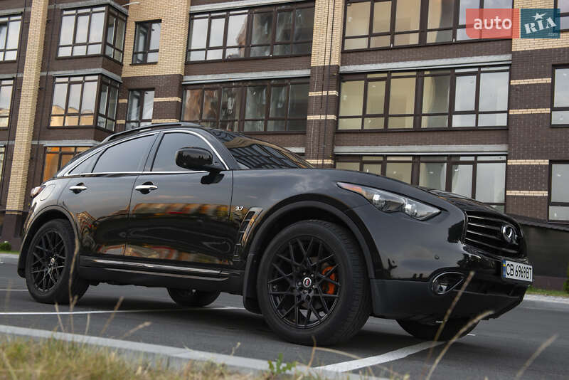 Внедорожник / Кроссовер Infiniti QX70 2015 в Чернигове