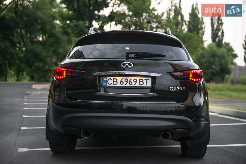 Внедорожник / Кроссовер Infiniti QX70 2015 в Чернигове