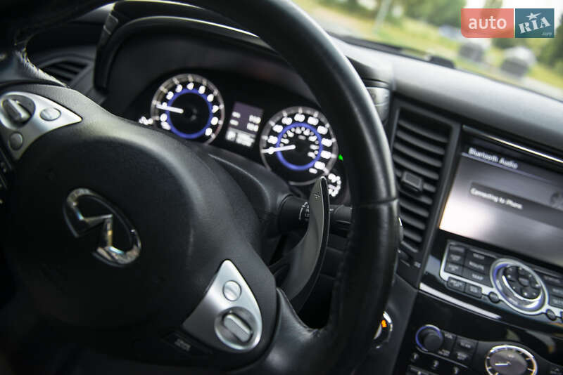 Внедорожник / Кроссовер Infiniti QX70 2015 в Чернигове