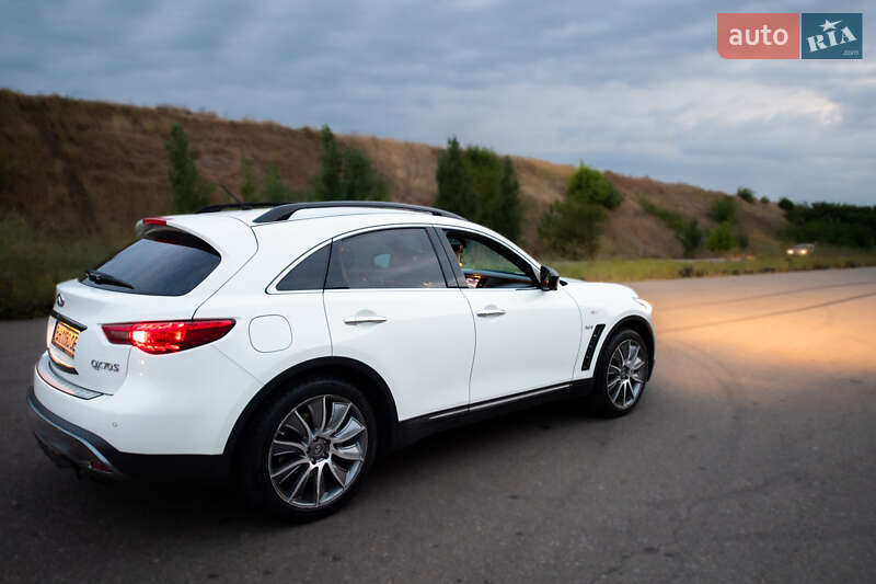 Внедорожник / Кроссовер Infiniti QX70 2016 в Одессе