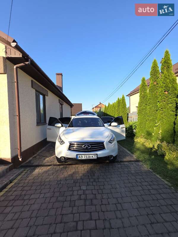 Внедорожник / Кроссовер Infiniti QX70 2014 в Виннице