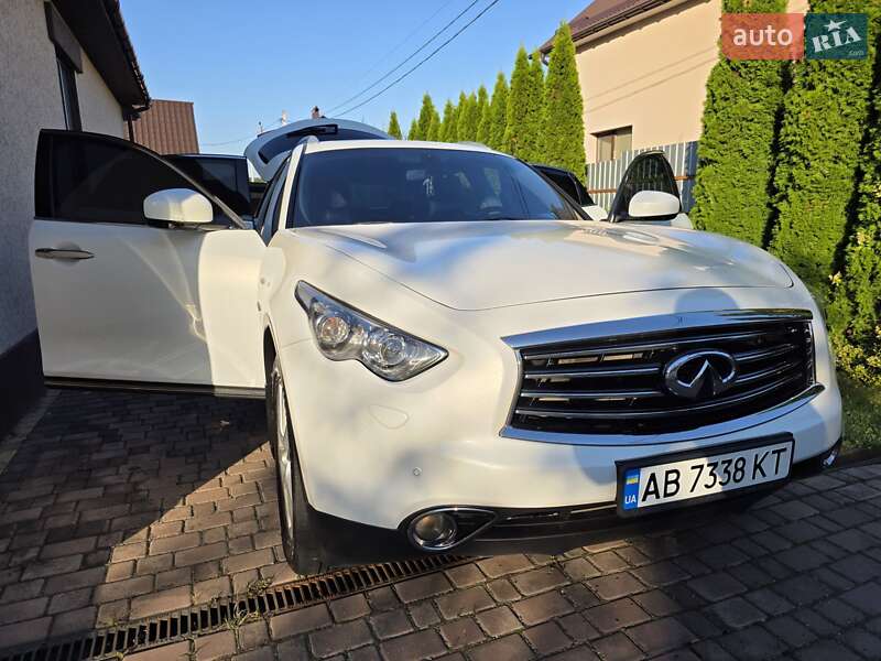 Внедорожник / Кроссовер Infiniti QX70 2014 в Виннице