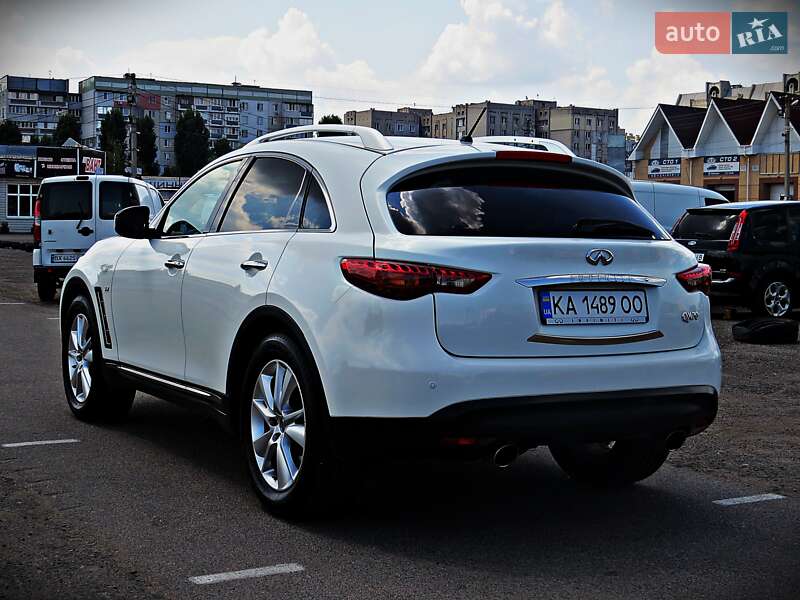 Внедорожник / Кроссовер Infiniti QX70 2013 в Черкассах