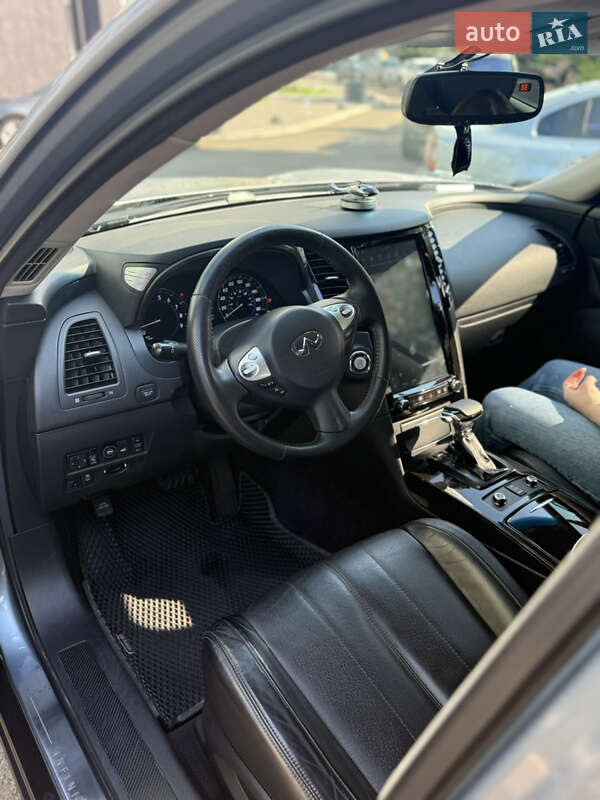 Внедорожник / Кроссовер Infiniti QX70 2017 в Киеве