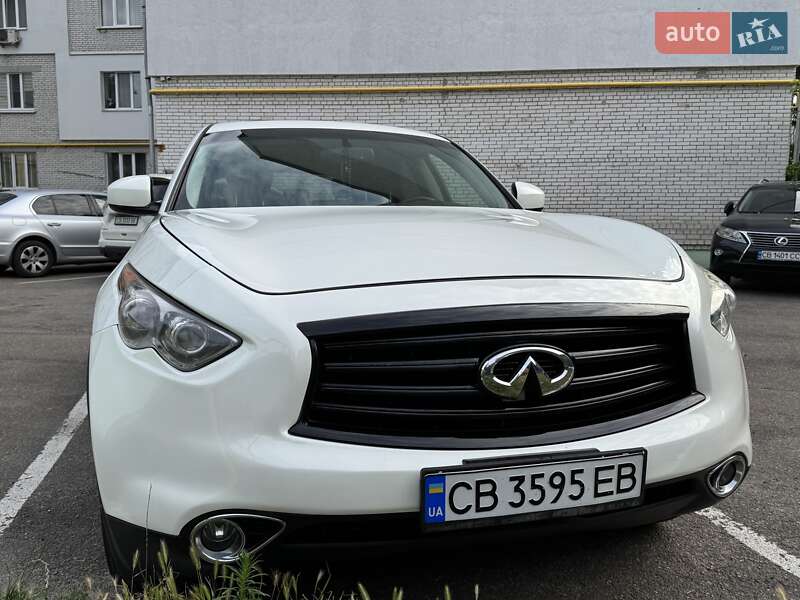 Позашляховик / Кросовер Infiniti QX70 2014 в Чернігові