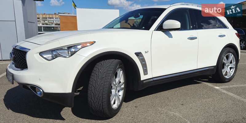 Позашляховик / Кросовер Infiniti QX70 2016 в Києві