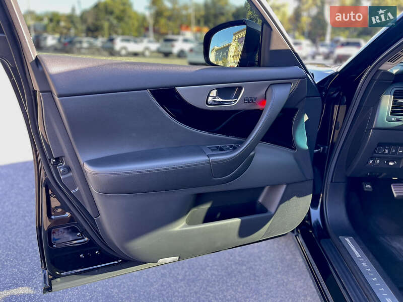 Внедорожник / Кроссовер Infiniti QX70 2013 в Харькове