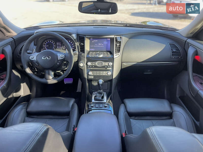 Внедорожник / Кроссовер Infiniti QX70 2013 в Харькове