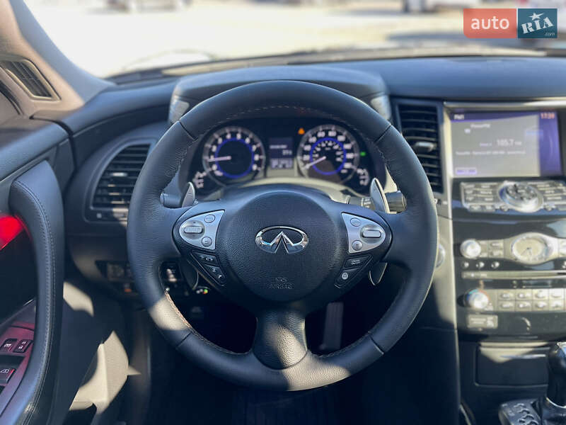 Внедорожник / Кроссовер Infiniti QX70 2013 в Харькове