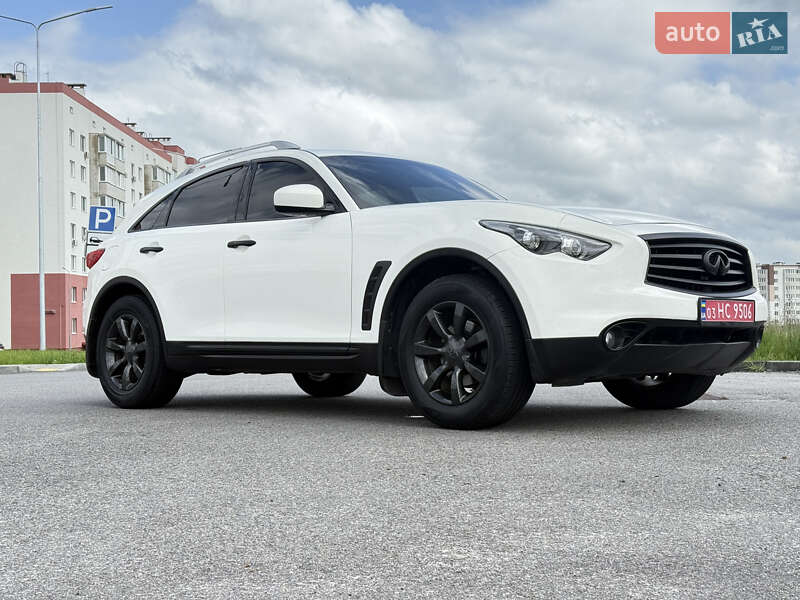 Внедорожник / Кроссовер Infiniti QX70 2016 в Виннице