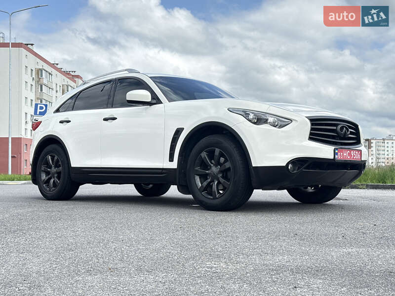 Внедорожник / Кроссовер Infiniti QX70 2016 в Виннице
