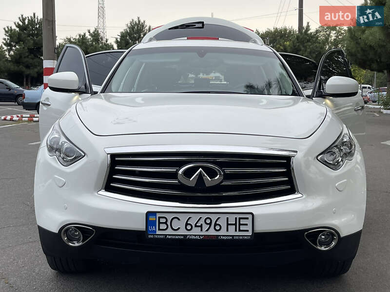 Внедорожник / Кроссовер Infiniti QX70 2015 в Одессе