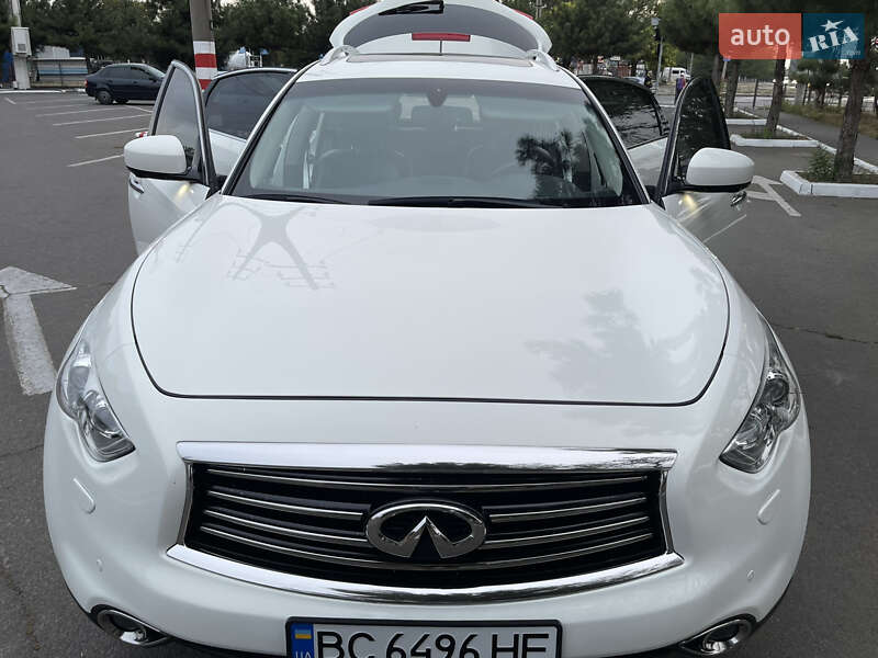 Внедорожник / Кроссовер Infiniti QX70 2015 в Одессе