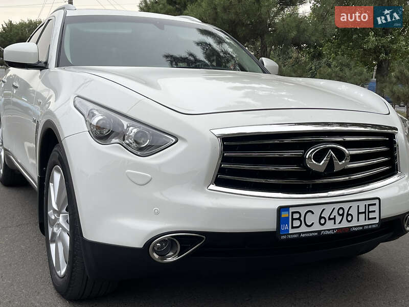 Внедорожник / Кроссовер Infiniti QX70 2015 в Одессе