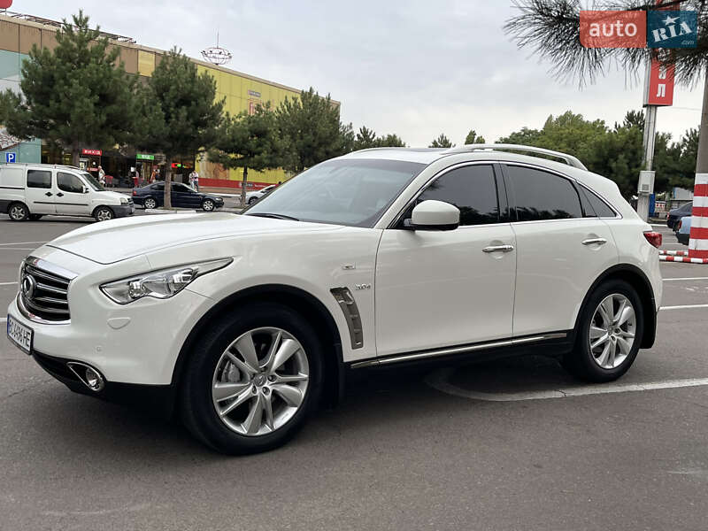 Внедорожник / Кроссовер Infiniti QX70 2015 в Одессе