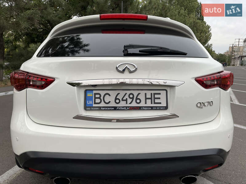 Внедорожник / Кроссовер Infiniti QX70 2015 в Одессе