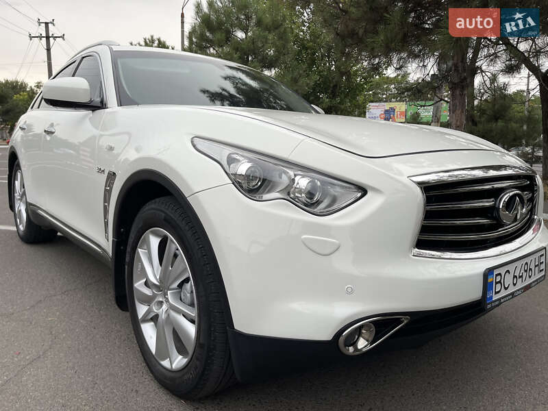 Внедорожник / Кроссовер Infiniti QX70 2015 в Одессе