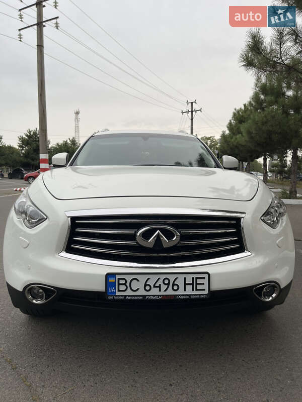 Внедорожник / Кроссовер Infiniti QX70 2015 в Одессе