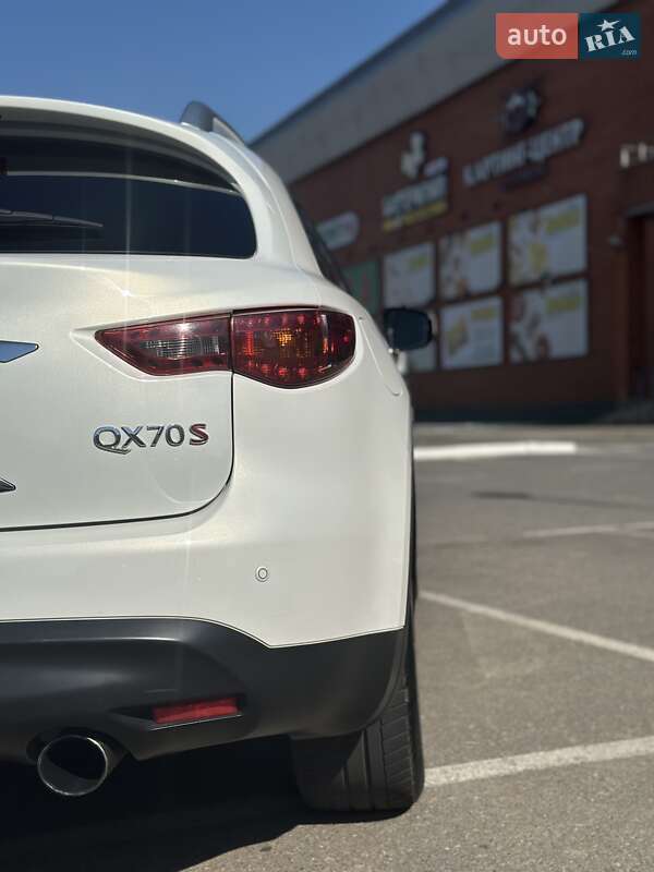Внедорожник / Кроссовер Infiniti QX70 2014 в Броварах