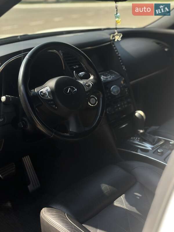 Внедорожник / Кроссовер Infiniti QX70 2014 в Броварах