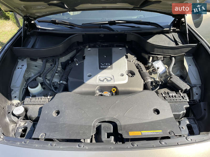 Внедорожник / Кроссовер Infiniti QX70 2015 в Белой Церкви фото 23 Внедорожник / Кроссовер Infiniti QX70 2015 в Белой Церкви