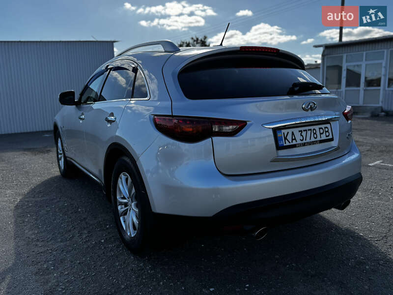 Внедорожник / Кроссовер Infiniti QX70 2013 в Киеве фото 6 Внедорожник / Кроссовер Infiniti QX70 2013 в Киеве