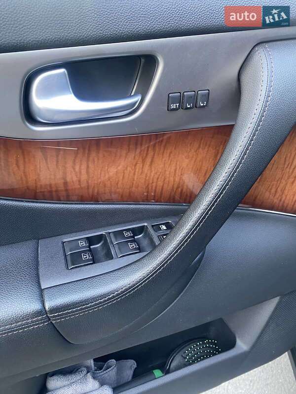 Позашляховик / Кросовер Infiniti QX70 2013 в Дніпрі