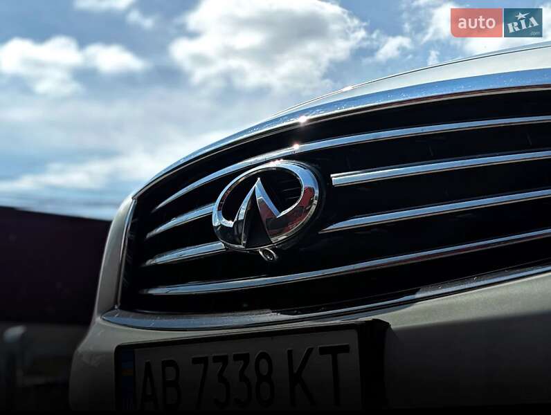 Внедорожник / Кроссовер Infiniti QX70 2014 в Виннице