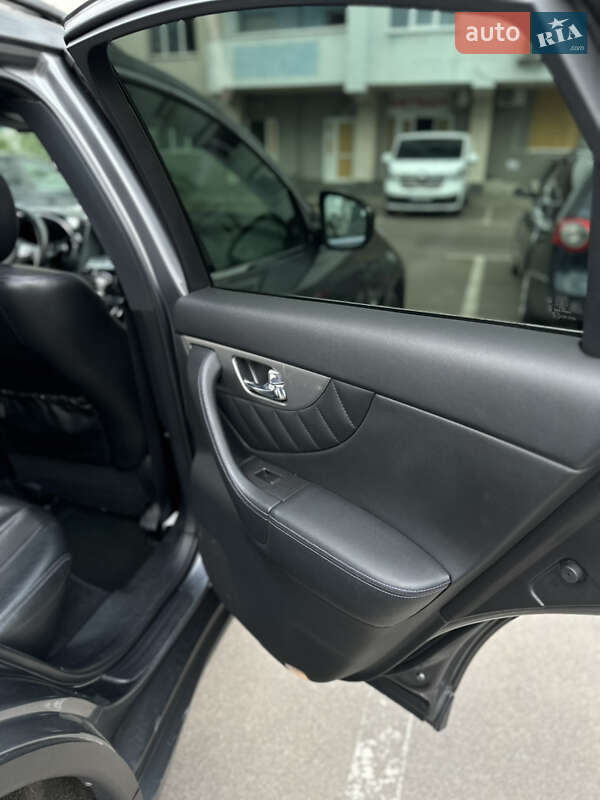 Внедорожник / Кроссовер Infiniti QX70 2017 в Киеве