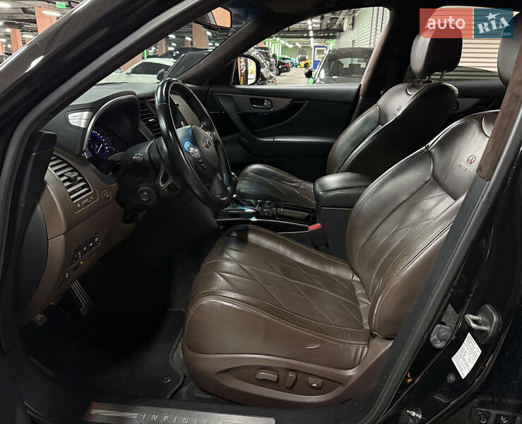 Позашляховик / Кросовер Infiniti QX70 2014 в Києві