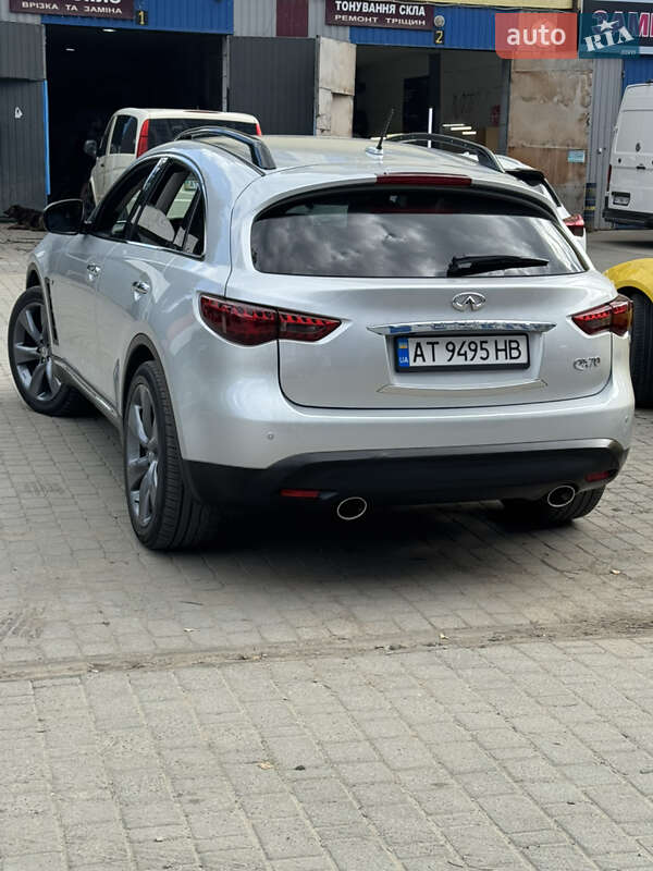 Внедорожник / Кроссовер Infiniti QX70 2013 в Ивано-Франковске