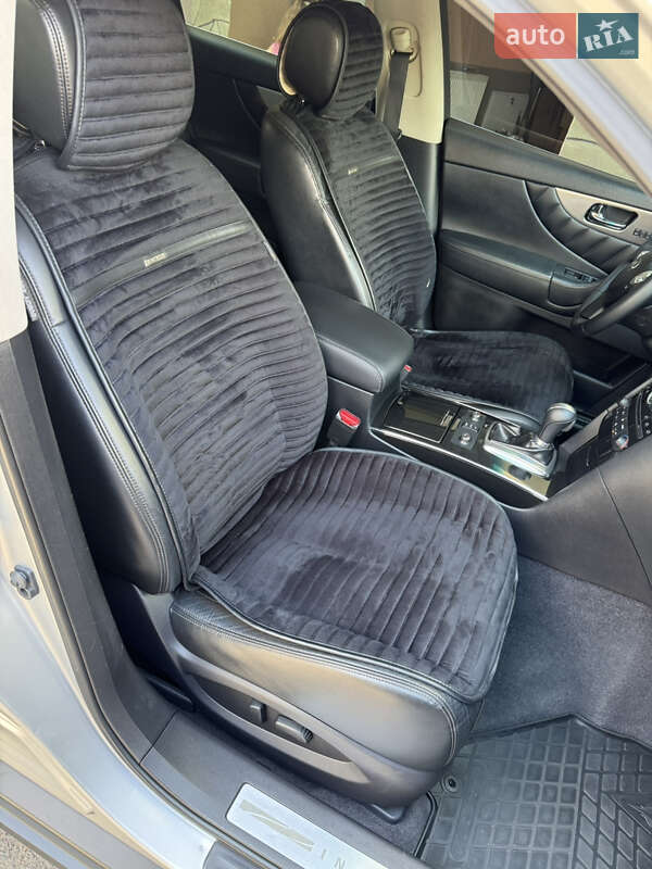 Внедорожник / Кроссовер Infiniti QX70 2013 в Ивано-Франковске