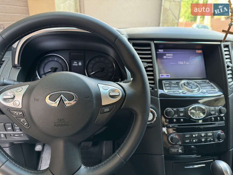 Внедорожник / Кроссовер Infiniti QX70 2013 в Ивано-Франковске