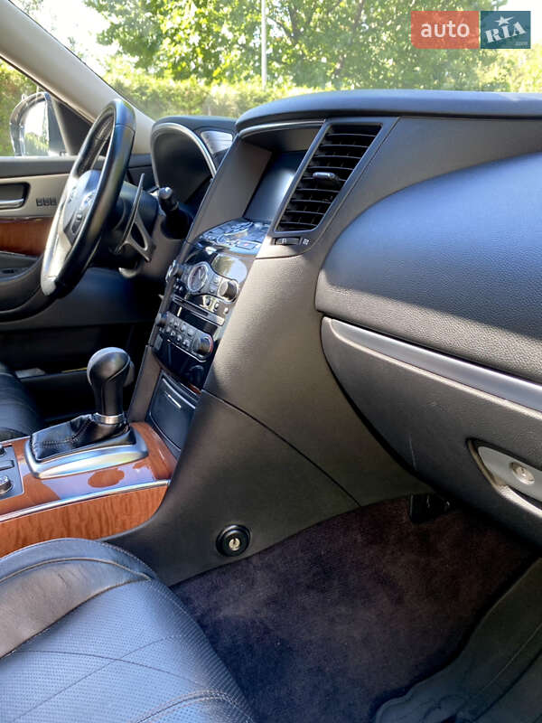Внедорожник / Кроссовер Infiniti QX70 2013 в Киеве