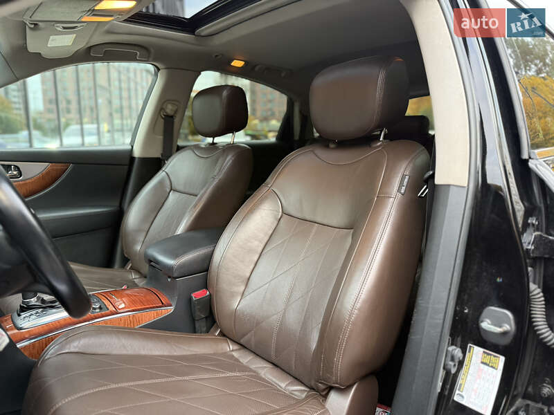 Внедорожник / Кроссовер Infiniti QX70 2016 в Львове фото 26 Внедорожник / Кроссовер Infiniti QX70 2016 в Львове
