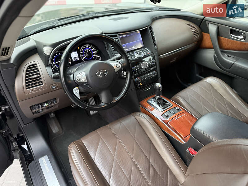 Внедорожник / Кроссовер Infiniti QX70 2016 в Львове фото 30 Внедорожник / Кроссовер Infiniti QX70 2016 в Львове