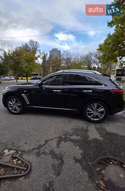 Позашляховик / Кросовер Infiniti QX70 2013 в  фото 4 Позашляховик / Кросовер Infiniti QX70 2013 в