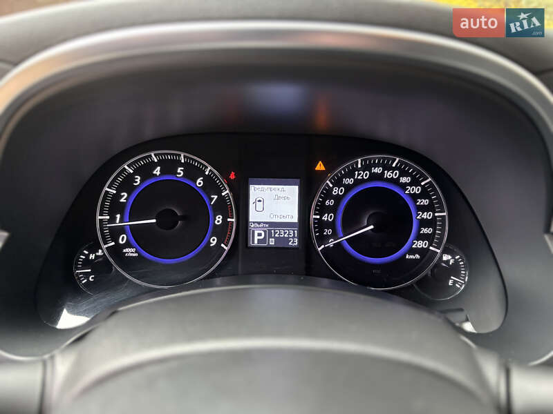 Внедорожник / Кроссовер Infiniti QX70 2013 в Киеве