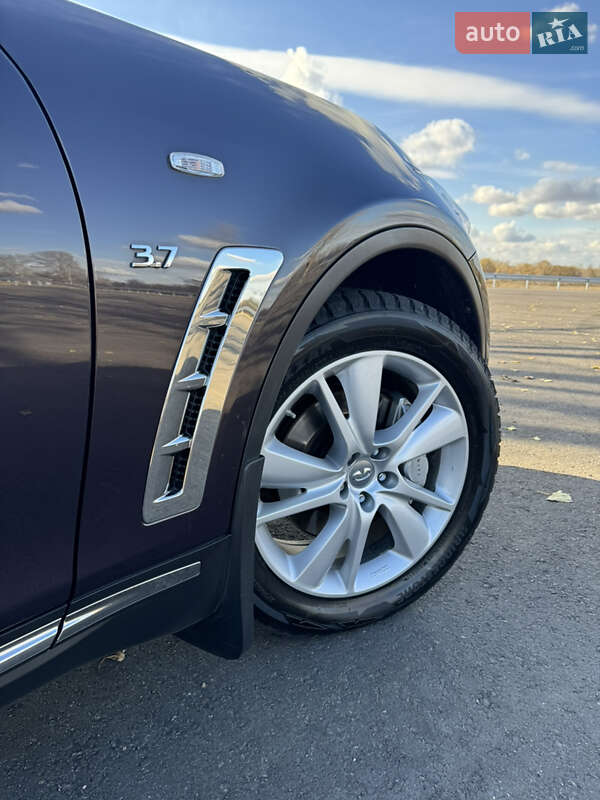 Внедорожник / Кроссовер Infiniti QX70 2013 в Харькове