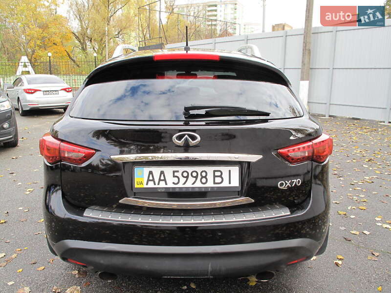 Позашляховик / Кросовер Infiniti QX70 2013 в Києві