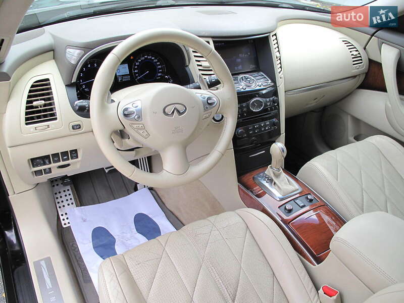 Позашляховик / Кросовер Infiniti QX70 2013 в Києві