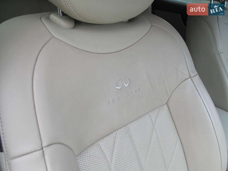 Позашляховик / Кросовер Infiniti QX70 2013 в Києві