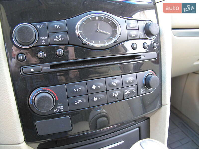 Позашляховик / Кросовер Infiniti QX70 2013 в Києві