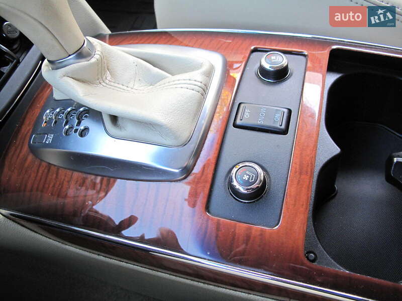 Позашляховик / Кросовер Infiniti QX70 2013 в Києві