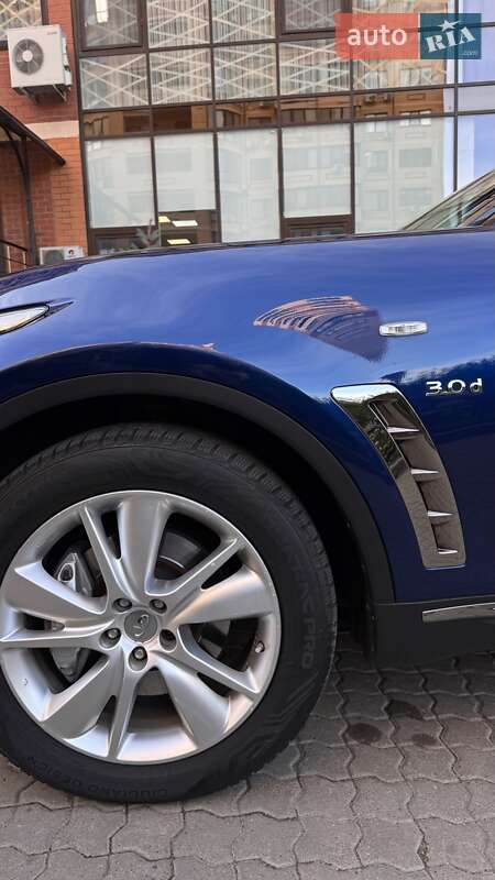 Внедорожник / Кроссовер Infiniti QX70 2016 в Одессе фото 6 Внедорожник / Кроссовер Infiniti QX70 2016 в Одессе