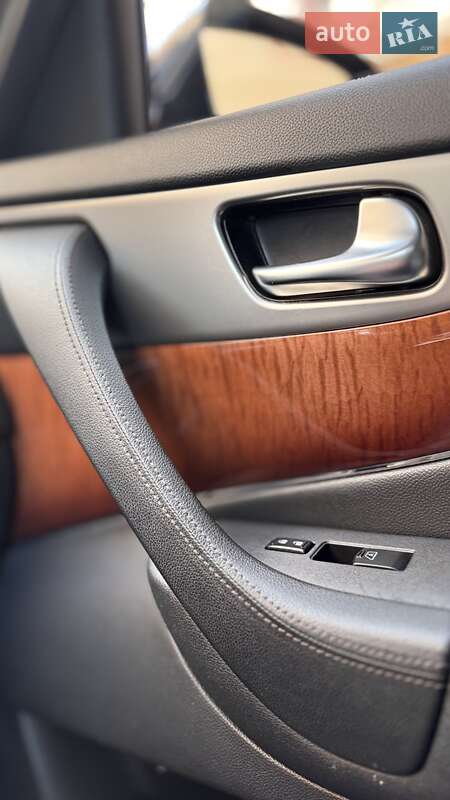 Внедорожник / Кроссовер Infiniti QX70 2016 в Одессе фото 15 Внедорожник / Кроссовер Infiniti QX70 2016 в Одессе