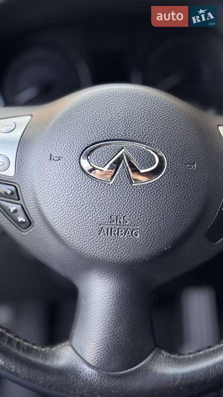 Внедорожник / Кроссовер Infiniti QX70 2016 в Одессе фото 22 Внедорожник / Кроссовер Infiniti QX70 2016 в Одессе